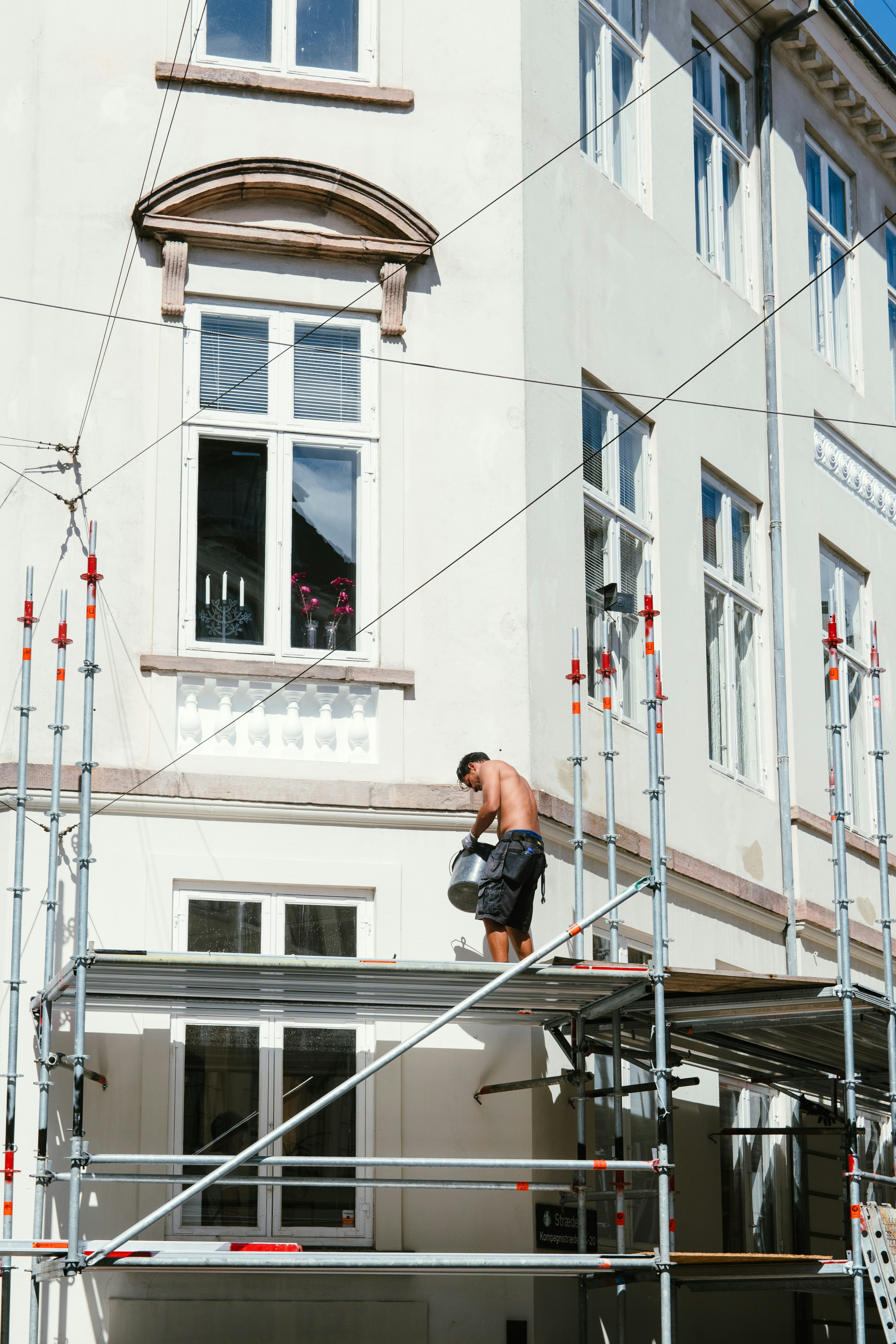 Fachgerechte Montage am Gebäude